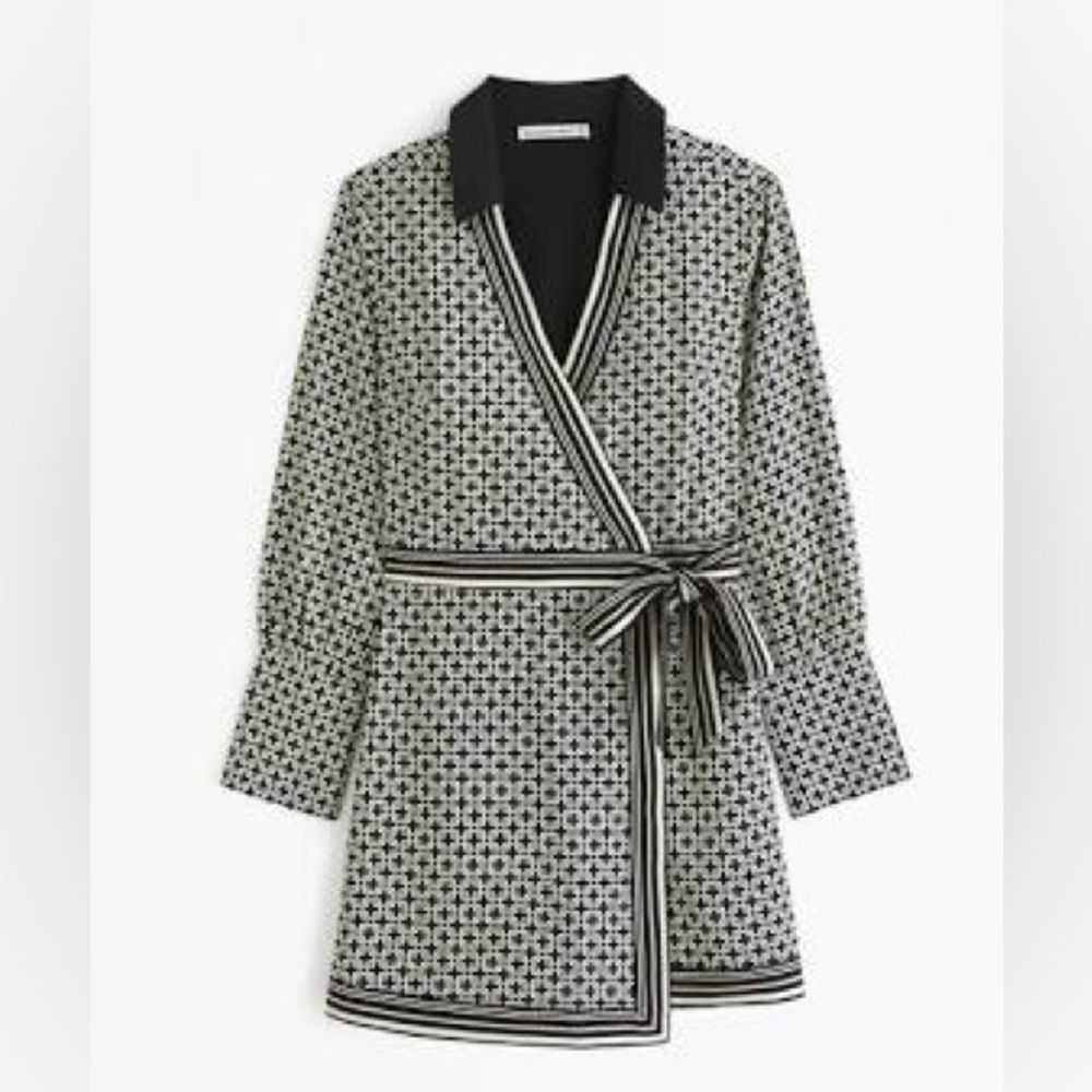 Abercrombie & Fitch NWT Monochrome Geometric Long Sleeve Wrap Dress